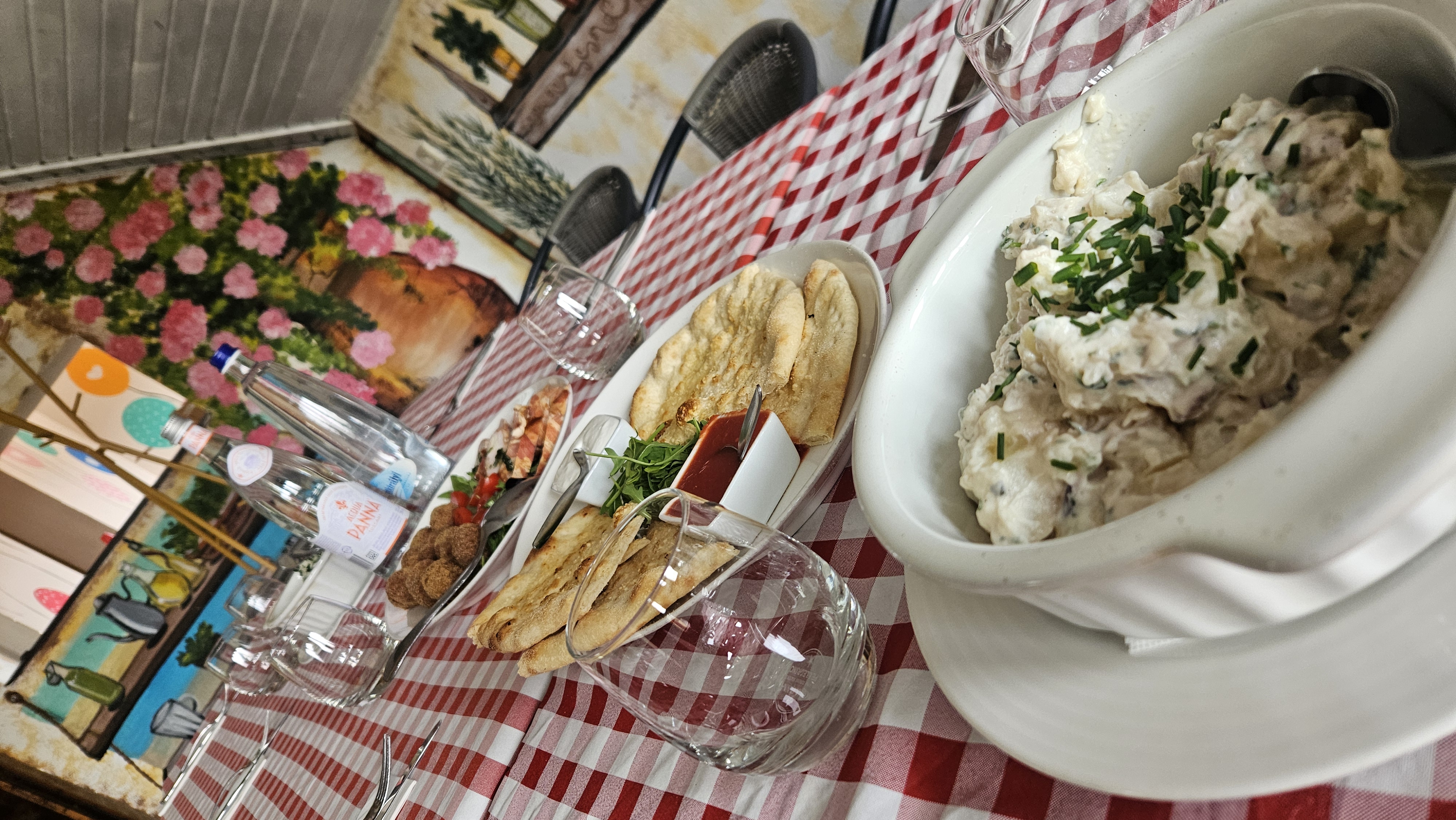 A La Piazza emeleti különterme