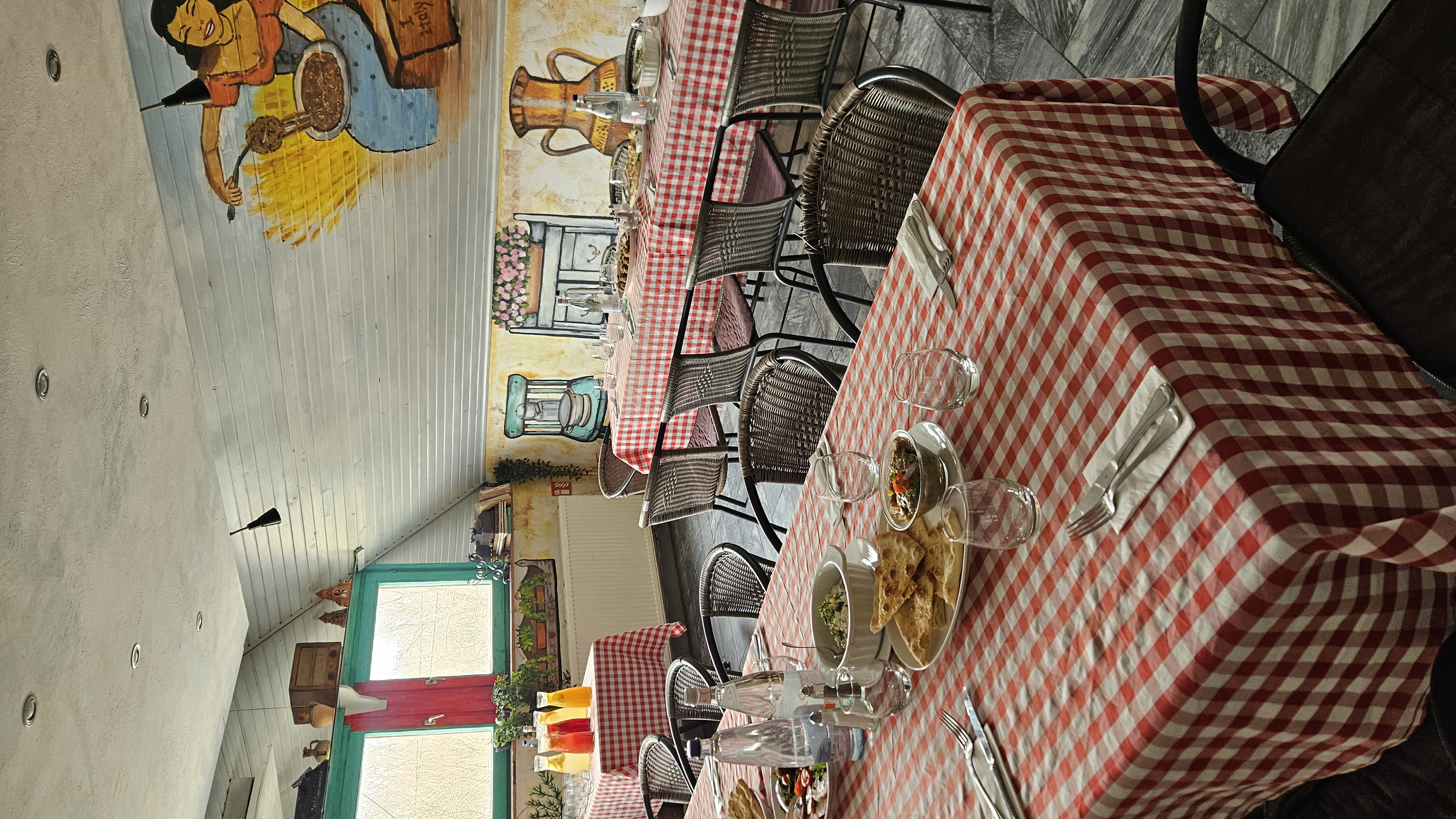 A La Piazza emeleti különterme