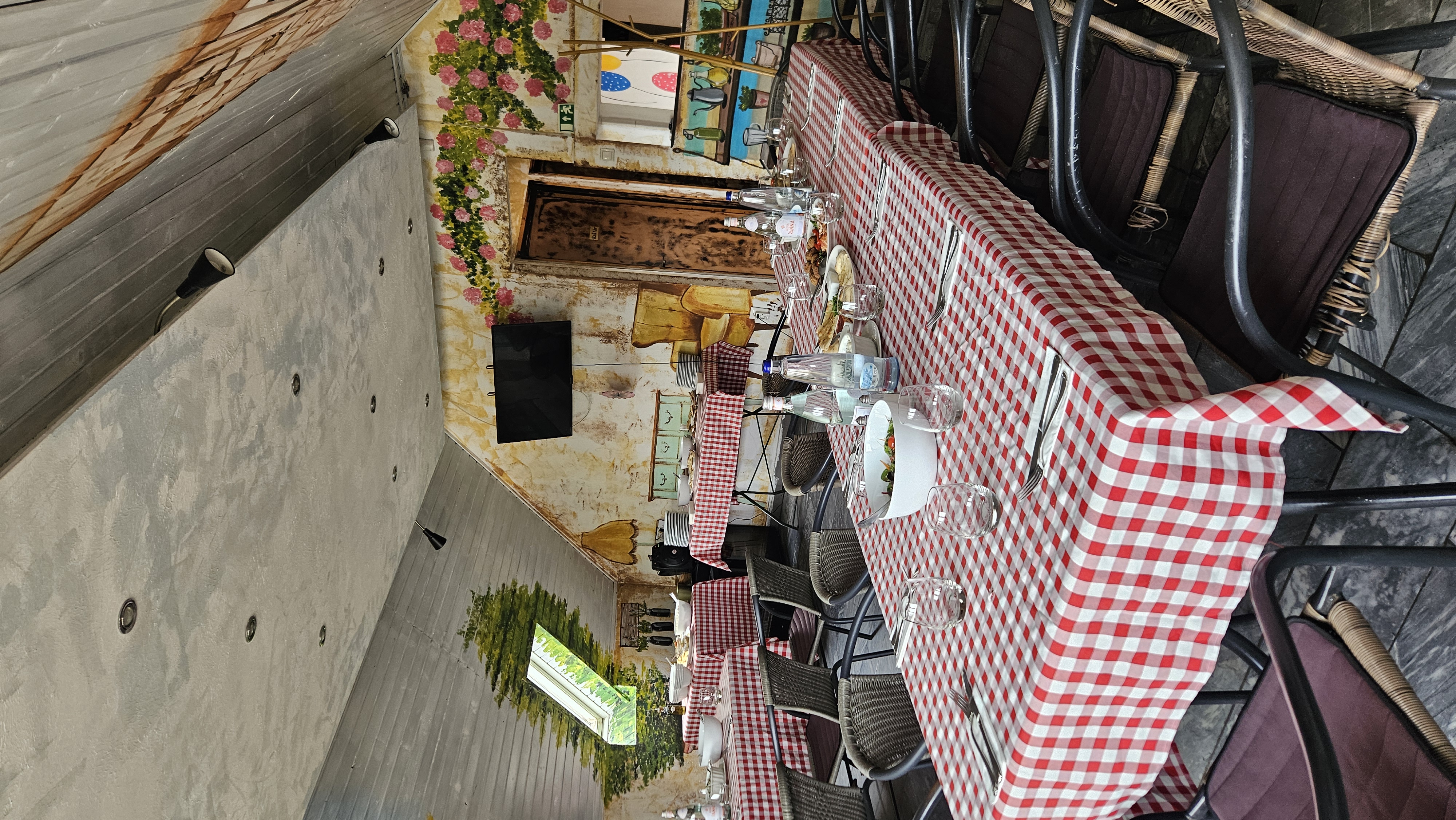 A La Piazza emeleti különterme